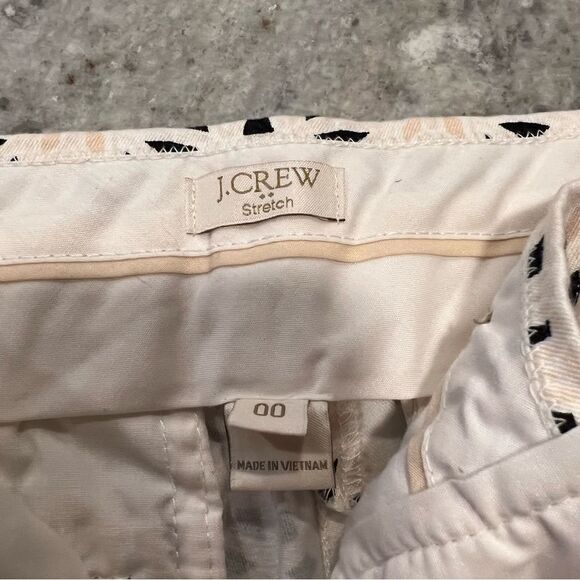 J. CREW Shorts, Geometric Design Size 00 - Picture 3 of 5